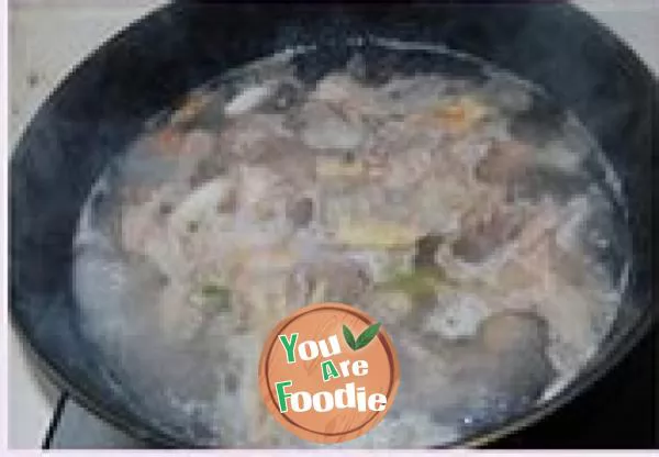 Yiren white gourd spareribs soup