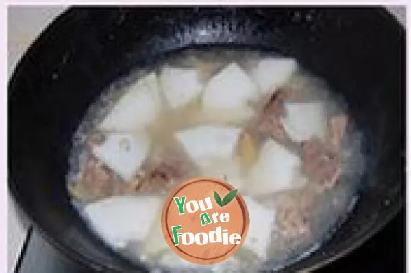 Yiren white gourd spareribs soup