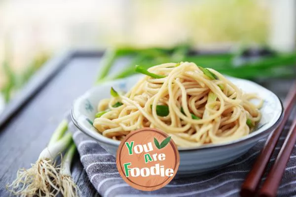 Noodles in Scallion, Oil and Soy Sauce