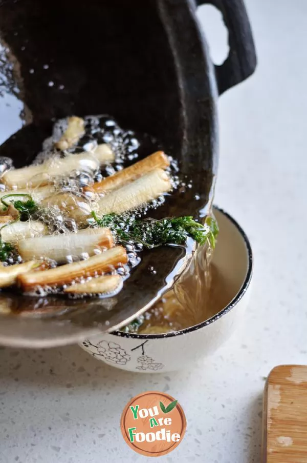 Noodles in Scallion, Oil and Soy Sauce