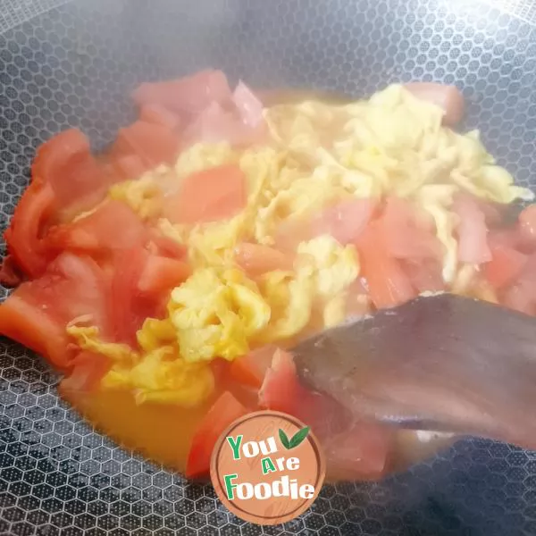 Scrambled egg with tomato