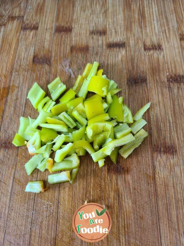 Stir fried mung bean sprouts with Mingyue grass