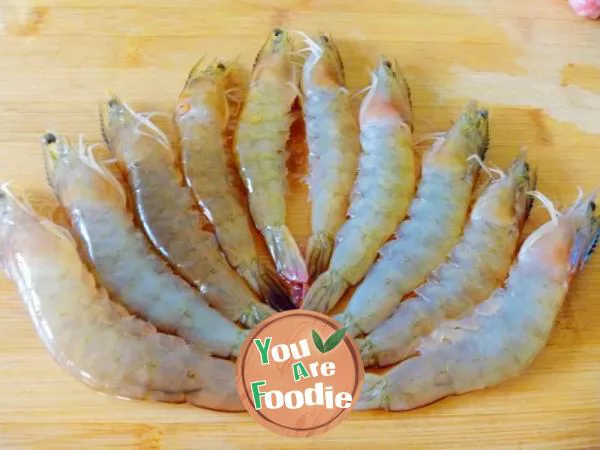 [Yiru private house Festival banquet] simple and delicious steamed prawns with garlic