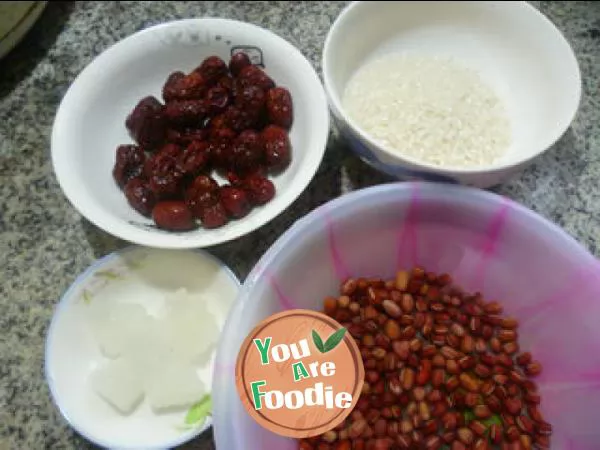 Red dates and red beans rice porridge