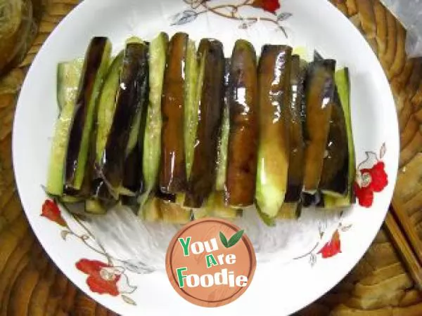 Steamed eggplant with beef and pepper