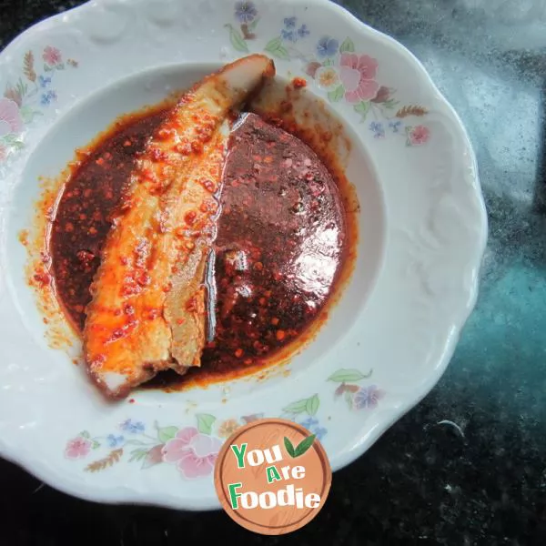 Steamed Dongpo pork with potato chips