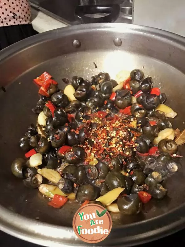 Snails with spicy tongue