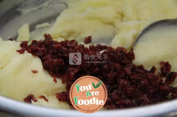 Cranberry flavored mashed potato