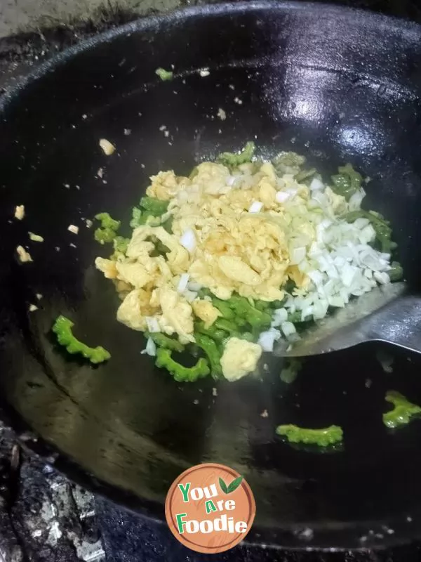 Bitter gourd scrambled eggs