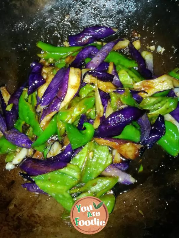 Braised eggplant with green pepper