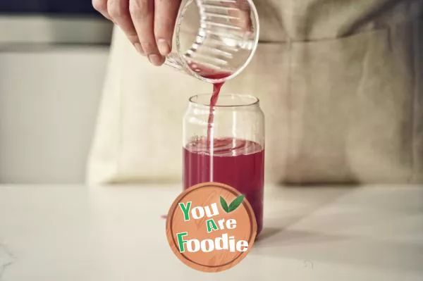 Squeeze pomegranate juice in one minute