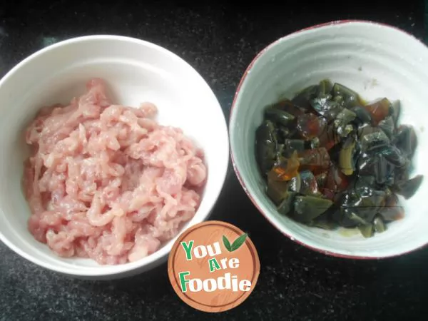 [Guangdong] preserved egg lean meat porridge