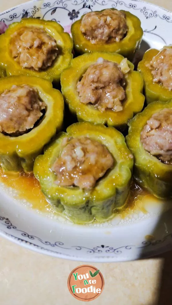 Stuffed bitter melon stuffed with pork