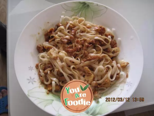 Fried noodles with mustard meat