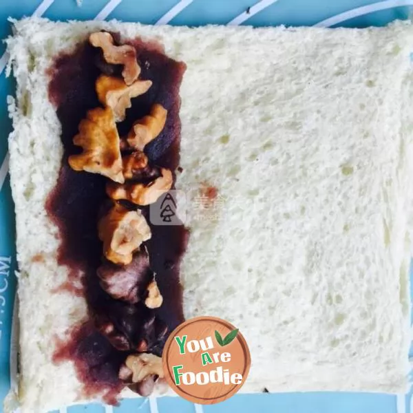 Bean paste walnut toast roll