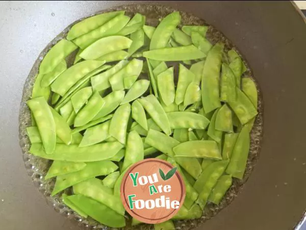 Stir fried lotus beans with minced garlic