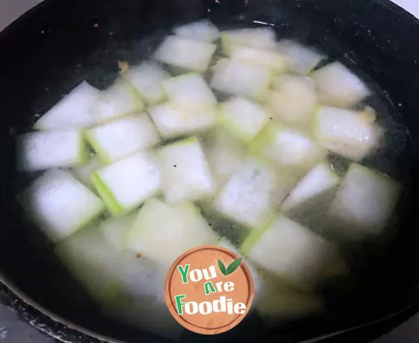 Shrimp soup with white gourd and mushroom