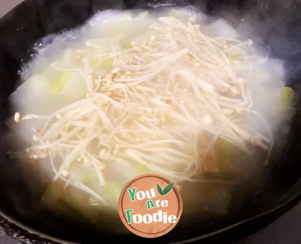 Shrimp soup with white gourd and mushroom