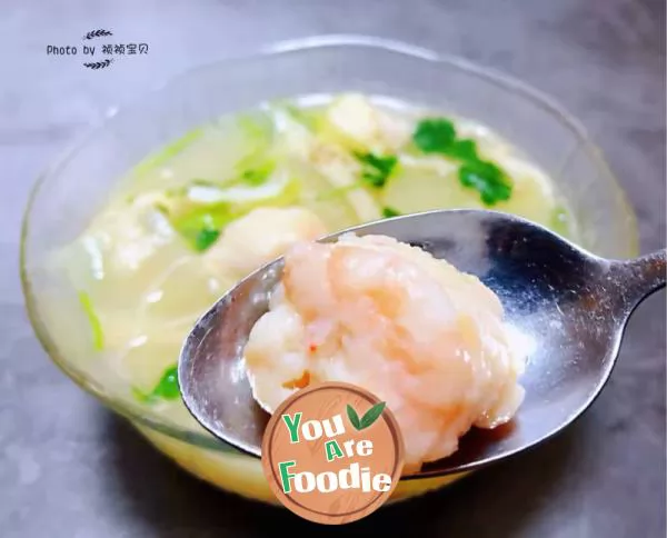 Shrimp soup with white gourd and mushroom