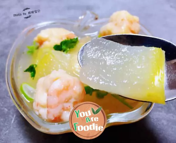 Shrimp soup with white gourd and mushroom