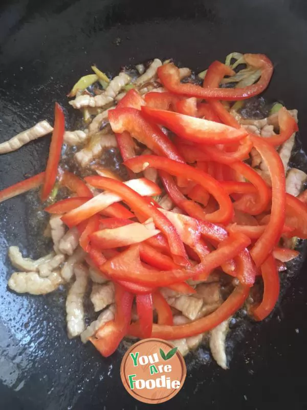 Fried shredded pork with double pepper