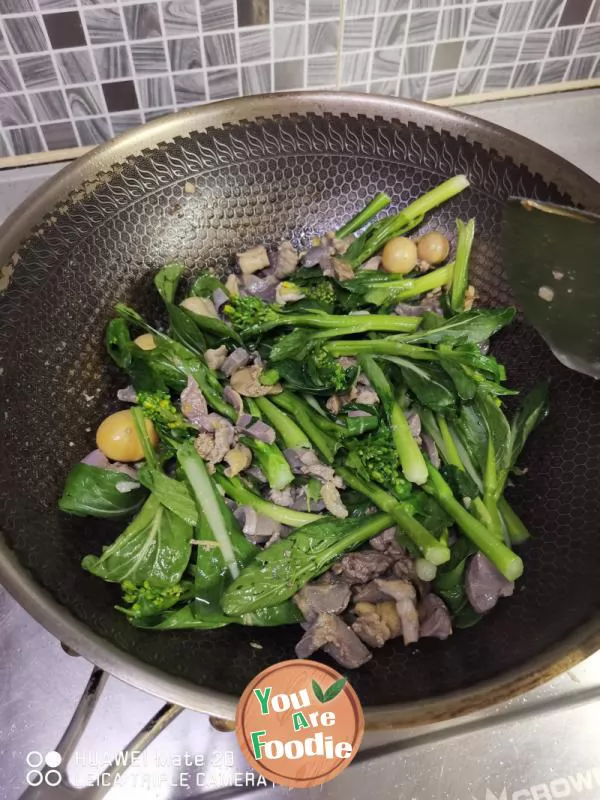 Fried vermicelli with chicken offal