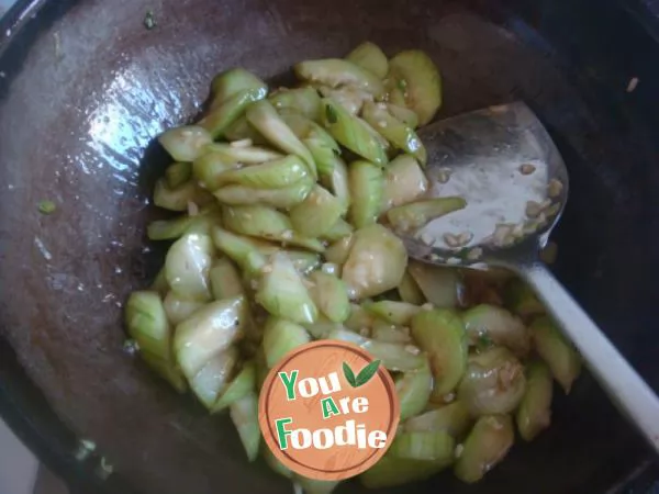 Sponge gourd in oyster sauce