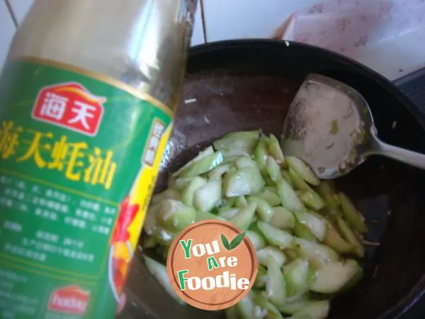 Sponge gourd in oyster sauce