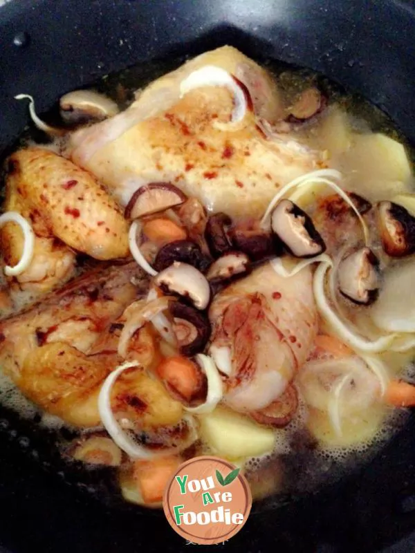 Stewed chicken with potato and mushroom