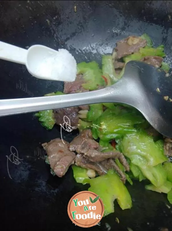 Fried beef with bitter gourd