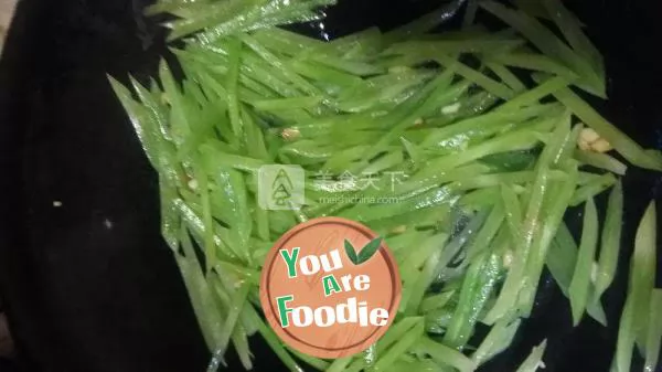 Stir fried shredded lettuce