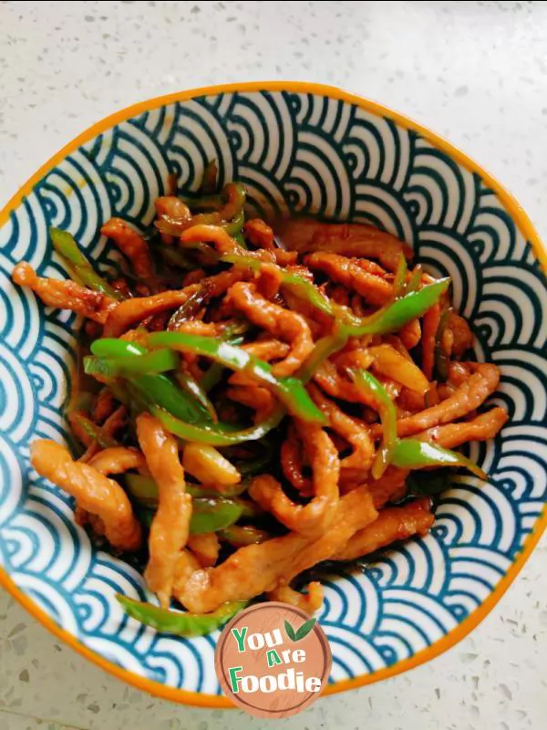 Noodles with shredded pork and green pepper