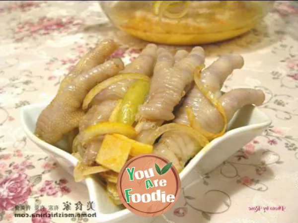 Crystal chicken feet in Thai Sauce