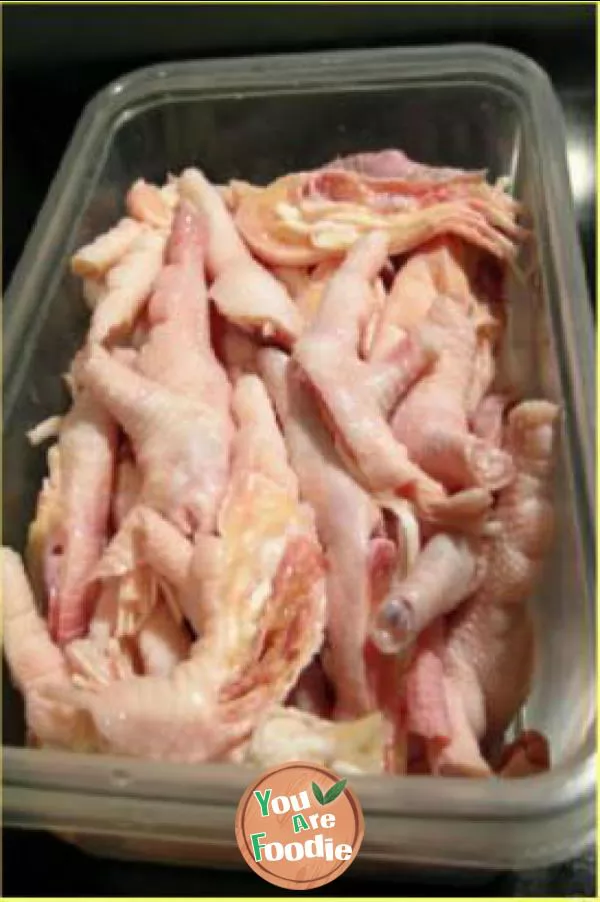 Crystal chicken feet in Thai Sauce
