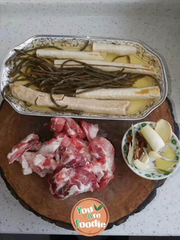 Stewed spareribs with dried beans