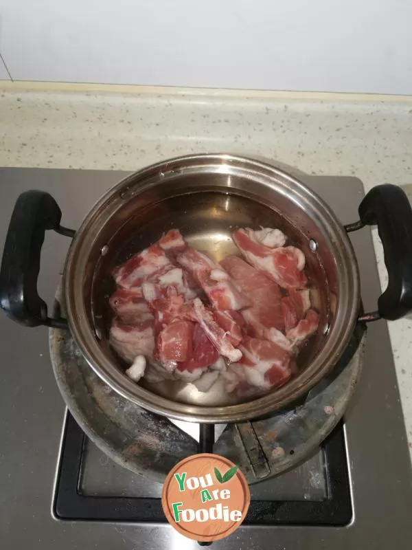 Stewed spareribs with dried beans