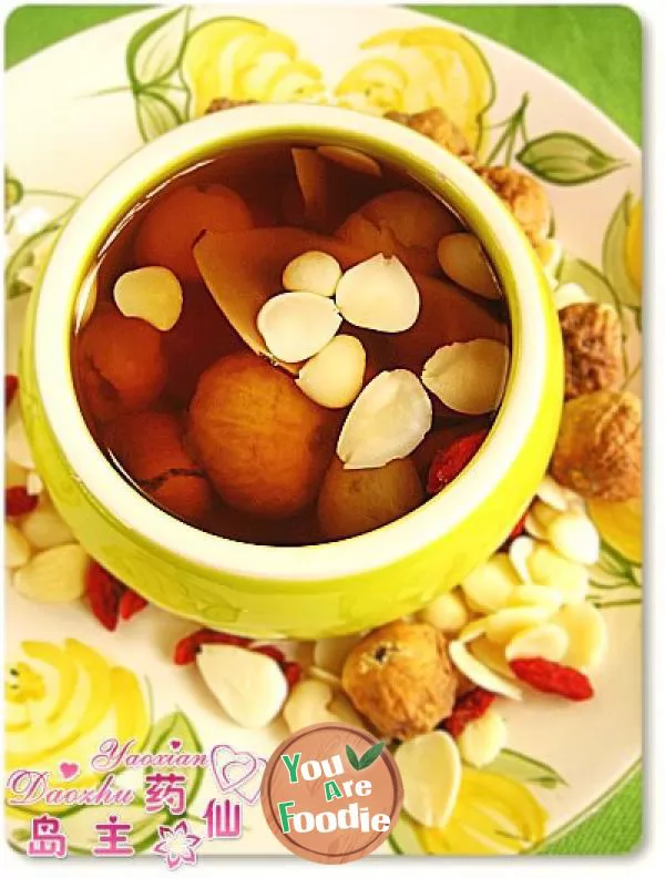 Nourishing,-lung-clearing,-blood-enriching-and-whitening-soup----Sea-Coconut-fig,-North-and-South-apricot-sugar-water