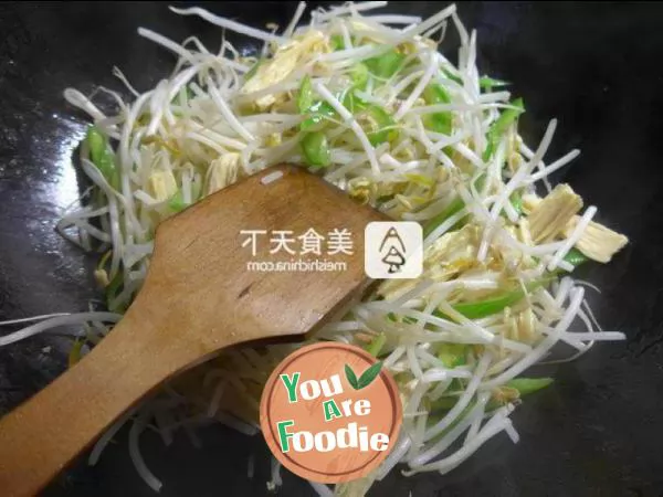 Stir fried mung bean sprouts