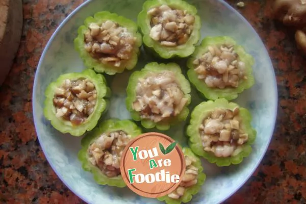 Bitter gourd stuffed with flower meat