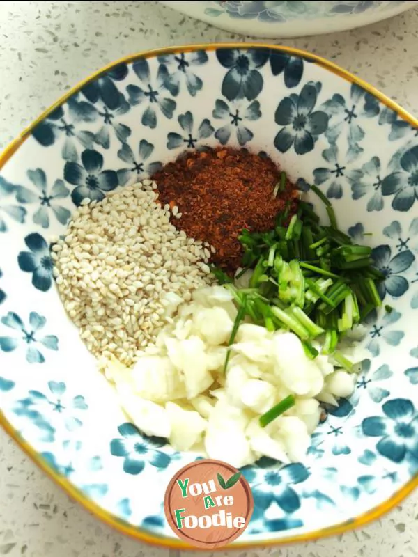 Cold noodles with peas