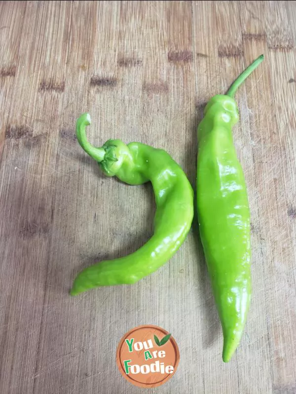 Fried sweet potato noodles with green pepper and eggs