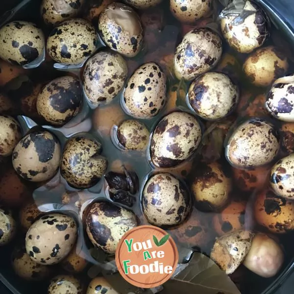 Flavored tea quail eggs