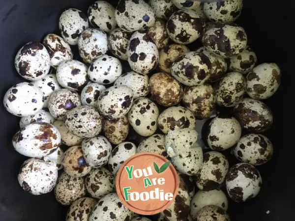 Flavored tea quail eggs