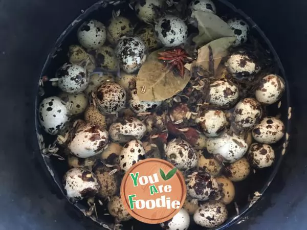 Flavored tea quail eggs