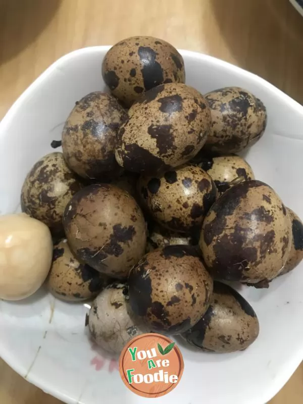 Flavored tea quail eggs