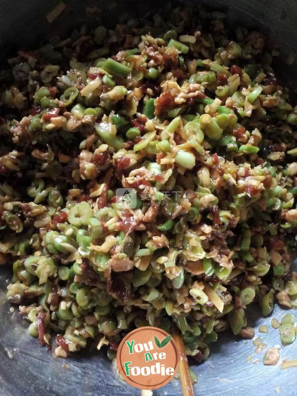 Fried Bun with kidney beans