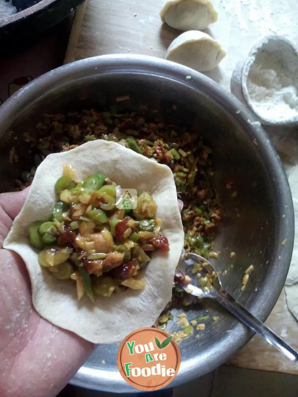 Fried Bun with kidney beans