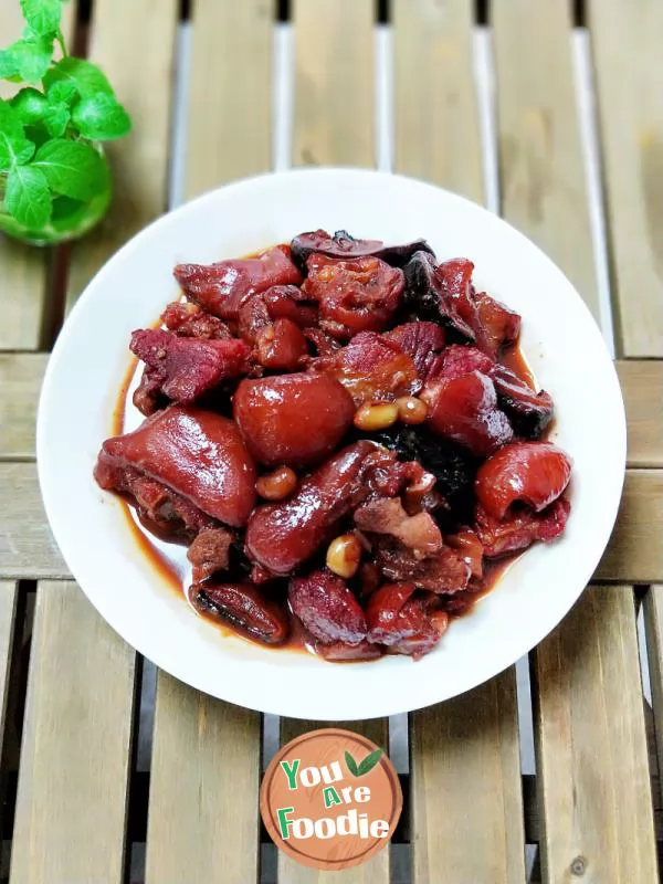 Braised-pork-feet