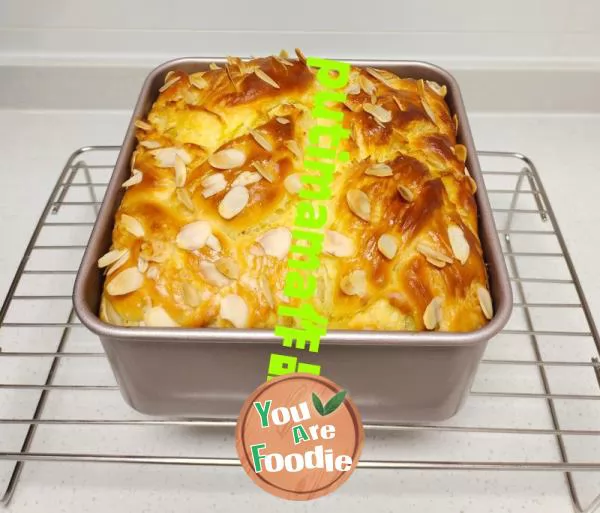 Crispy almond bread