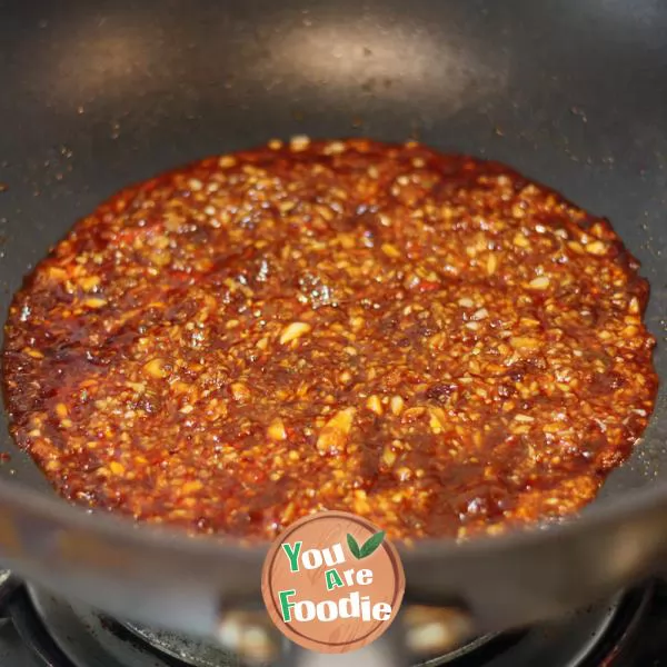 Roasted eggplant with minced meat and garlic